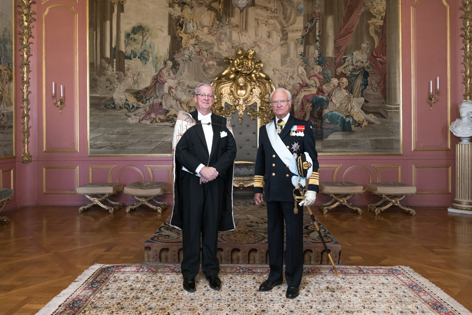 The King receives New Zealand's ambassador David Taylor. 