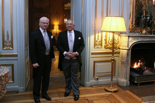 Kungen tillsammans med ambassadör Wael Nasr. 