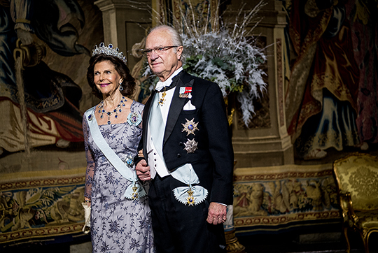Kungaparet vid middagen för Nobelpristagarna på Kungliga slottet. Copyright © Nobel Media AB 2017. 