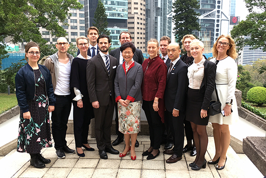 Sista dagen i Hongkong inleddes med ett möte med regeringschef Carrie Lam. Representanter från företagsdelegationerna samt handelskammaren deltog. 