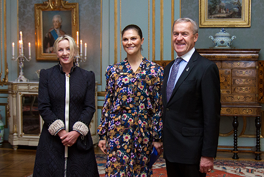 Kronprinsessan tillsammans med David Carter och hans hustru Heather Carter i Prinsessan Sibyllas våning.