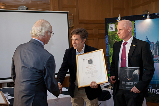 Utmärkelsen Årets Pandabok tilldelas Magnus Lundgren och Staffan Widstrand. 