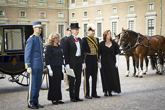 Lettlands ambassadör Margers Krams med följe vid ankomsten till Kungl. Slottet.