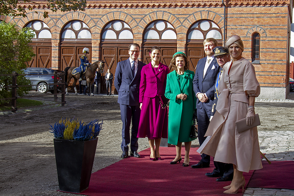 Kung Willem-Alexander och Drottning Máxima av Nederländerna tillsammans med Kungaparet och Kronprinsessparet på Hovstallet.