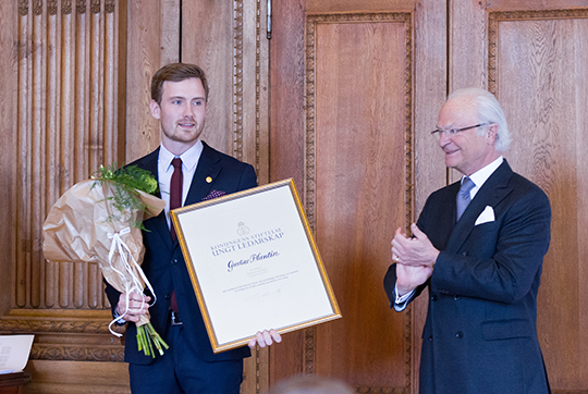 Gustav Plantin, 21 år från Staffanstorp, ordförande i Staffanstorp United, tilldelas stipendiet Kompassrosen.