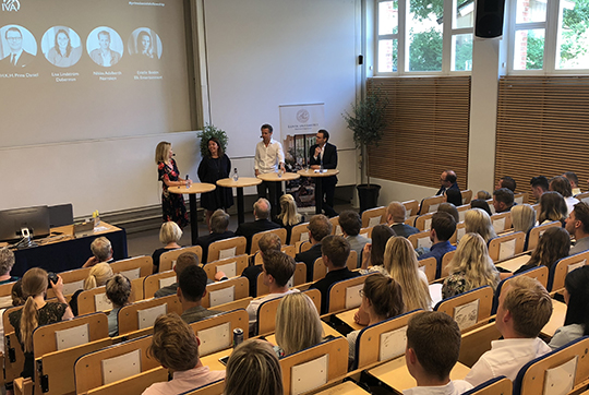 Prins Daniel på Ekonomihögskolan vid Lunds universitet med Estelle Bodén från Elk Entertainment, Lisa Lindström från Doberman samt Niklas Adalberth från Norrsken. 