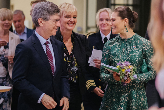 Kronprinsessan tillsammans med professor Jeffrey D. Sachs och professor Mette Morsing, Handelshögskolan, vid SDSN Leadership Council. 