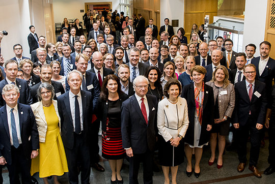 Kungaparet och EU- och handelsminister Ann Linde tillsammans med den medföljande näringslivsdelegationen från Sverige. 