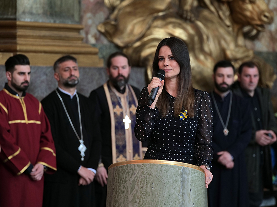 Princess Sofia welcomes the attendees to the Royal Chapel.