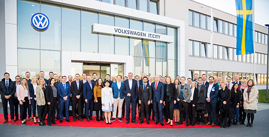 Prinsen besökte under tisdagen Volkswagen tillsammans med en delegation av runt 30 svenska start up-företag som besökte Tyskland för att presentera sina produkter och tjänster. 