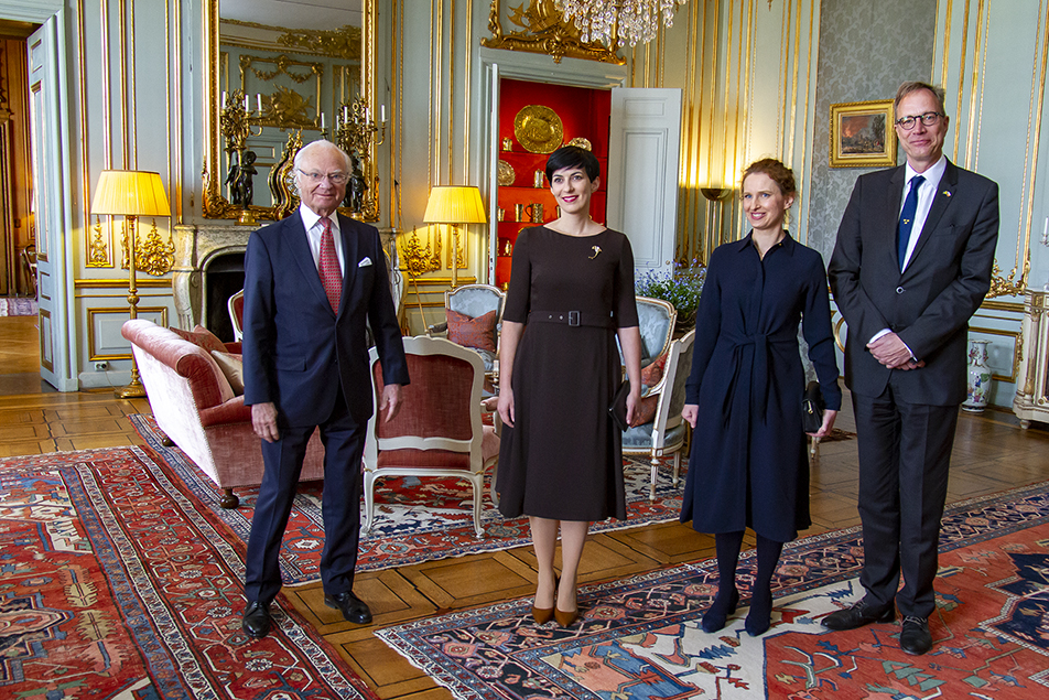 The King with Speaker Markéta Pekarová Adamová, the Czech Republic's ambassador to Sweden Anita Grmelová and Sweden's ambassador to the Czech Republic Fredrik Jörgensen. 