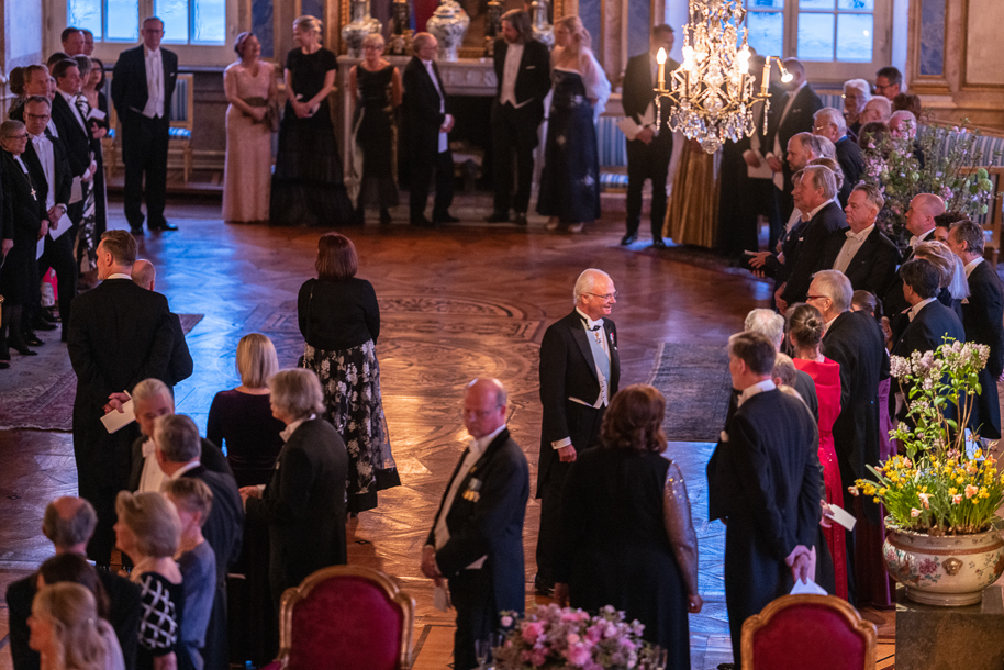 The guests gathered in the Vita Havet Assembly Rooms to be welcomed by the Royal Family. 
