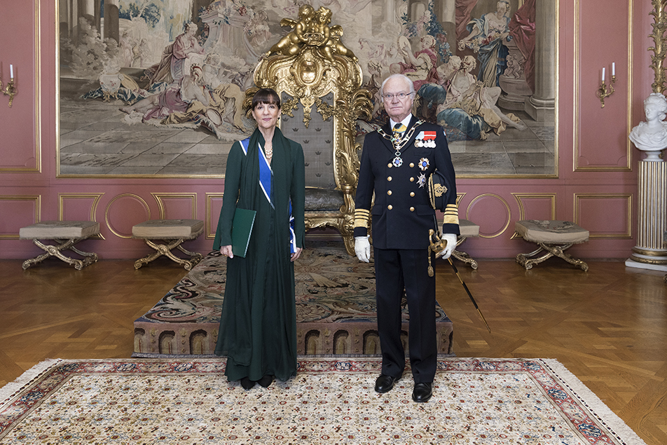 Brazil's ambassador Maria Luisa Escorel de Moraes and The King during the audience at the Royal Palace. 
