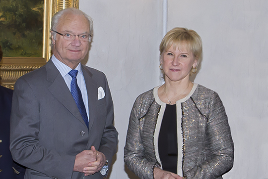 Kungen och utrikesminister Margot Wallström vid mötet på Kungl. Slottet. 