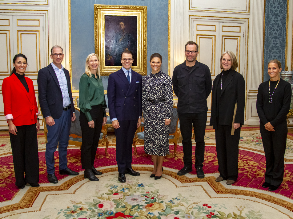 Kronprinsessparet och expertrådet. Från vänster: Nahal Illerstig, Johan Oljeqvist, Pernilla Bard, Prins Daniel, Kronprinsessan, Anders Kassman, Marika Markovits och Elin Annwall. 