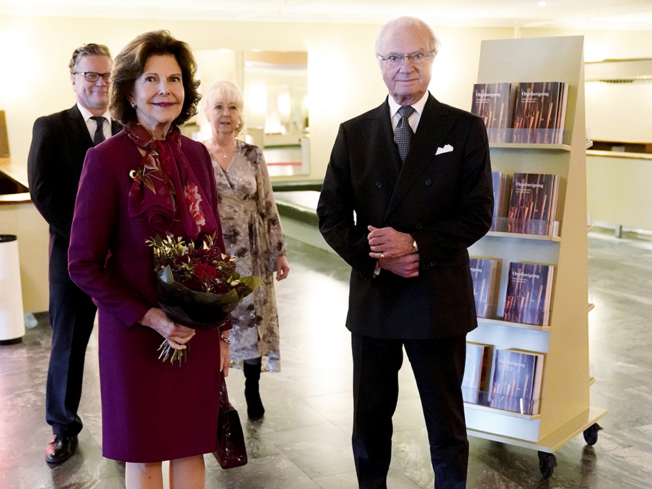 The King and Queen arrive at Gothenburg Concert Hall. 