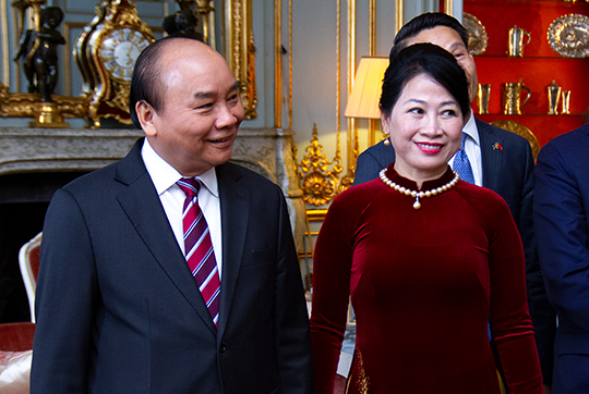 Premiärminister Nguyễn Xuân Phúc och hans fru Trần Thị Nguyệt Thu.