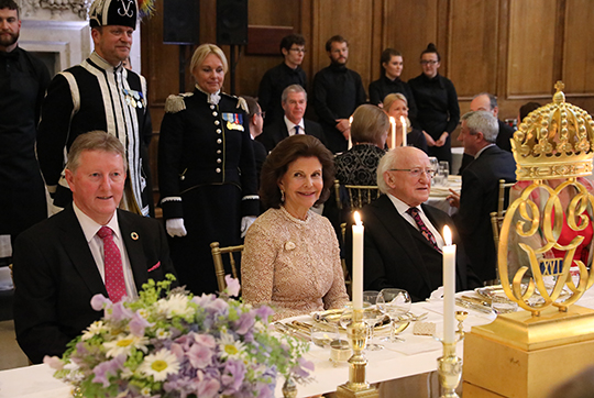 Drottningen tillsammans med Irlands president vid svarsmiddagen. 