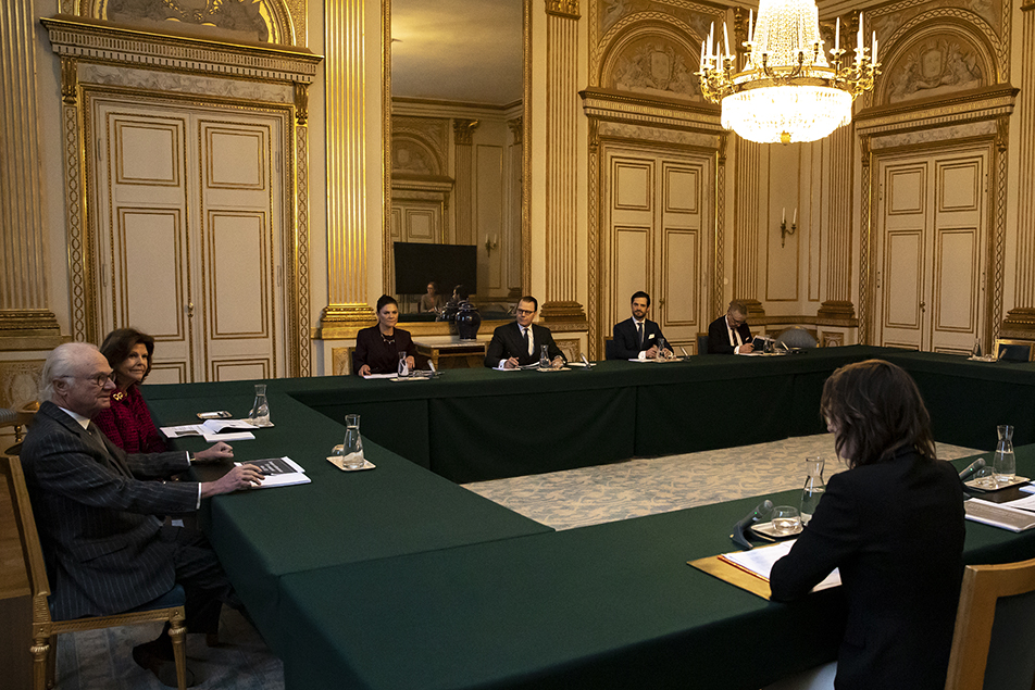 Kungafamiljen under mötet med EU-minister Jessika Roswall. 