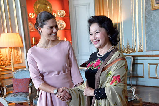 Kronprinsessan och Vietnams talman Nguyễn Thị Kim Ngân vid mötet i Prinsessan Sibyllas våning.