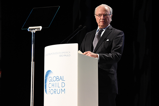 Kungen är Global Child Forums hedersordförande.
