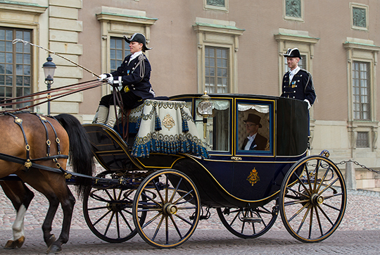 Australiens ambassadör Jonathan Charles William Kenna på väg till högtidlig audiens på Kungl. Slottet.