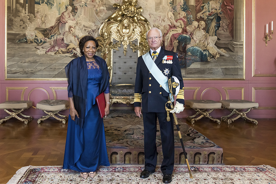 The King receives Angola's ambassador Cecília Caldeira da Conceição Rosário.