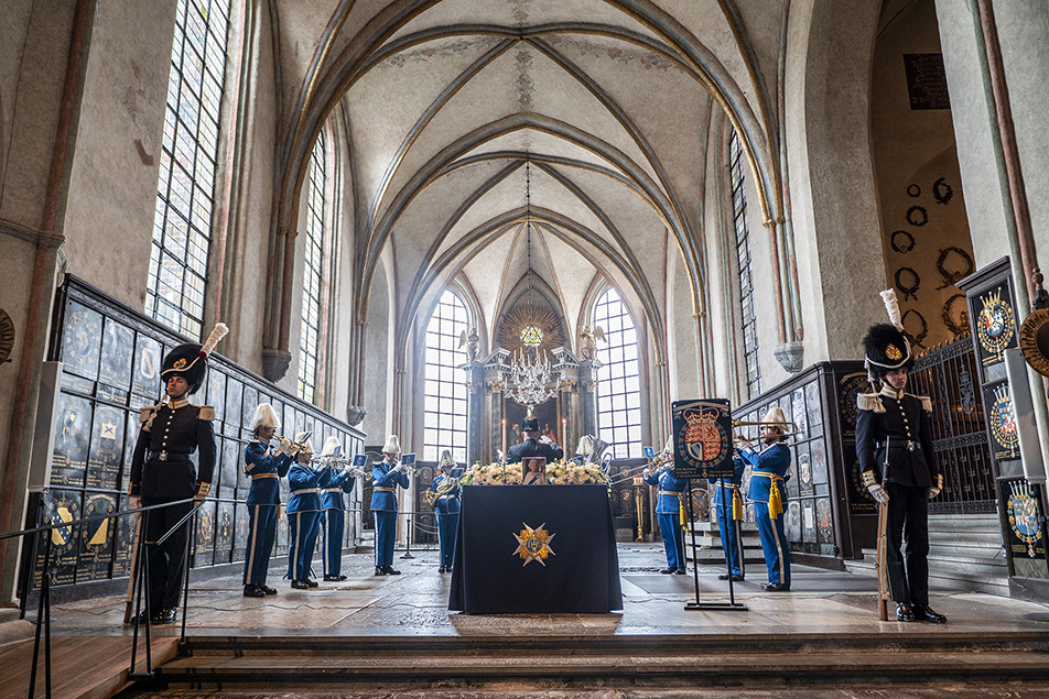 Serafimerskölden placerad i Riddarholmskyrkans kor.