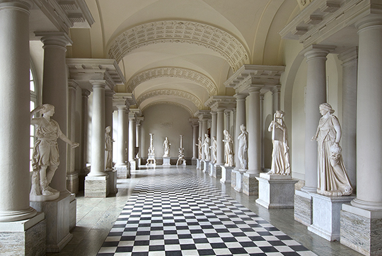 Interiör från Gustav III:s antikmuseum, stora stengalleriet.