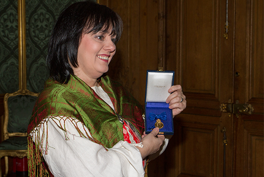 H.M. Konungens medalj tilldelades Åsa Jinder för betydande insatser som riksspelman.