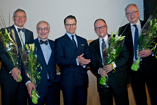 Prins Daniel tillsammans med mottagarna av Nordiska Medicinpriset 2015: Roald Bahr, Lars Engebretsen, Michael Kjær och Jon Karlsson.