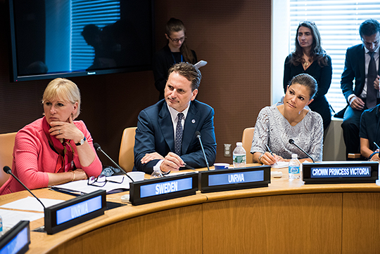 Utrikesminister Margot Wallström, UNRWA:s Pierre Krähenbühl och Kronprinsessan under ett möte om "Den utdragna flyktingsituationen - vad kan vi göra mer?" i FN-högkvarteret.