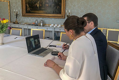 Kronprinsessparet höll digitalt möte med Stockholms handelskammare. 