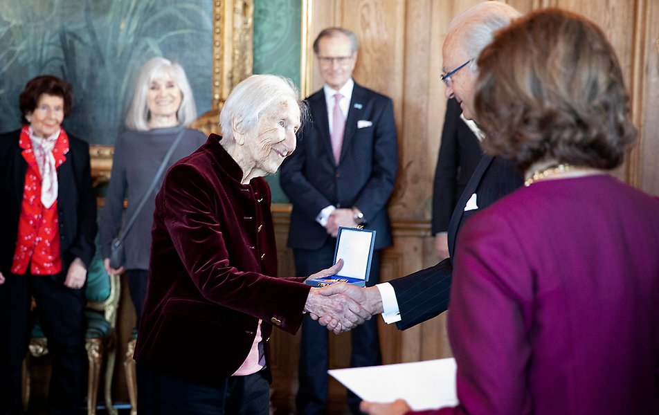 År 2019 beslutade H.M. Konungen att tilldela författaren fil. dr h.c. Hédi Fried Serafimermedaljen för hennes ”synnerligen förtjänstfulla och mångåriga insatser i kampen för demokrati och mänskliga värden”.