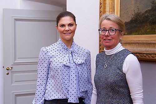 Kronprinsessan tillsammans med Birgitta Resvik vid dagens företräde på Kungliga slottet. 