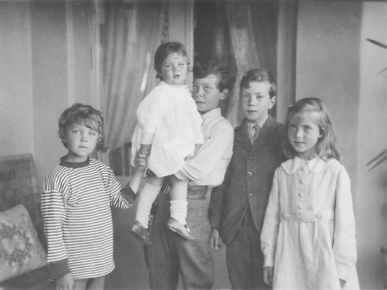 Prins Bertil, prins Carl Johan, prins Gustaf Adolf, prins Sigvard och prinsessan Ingrid.