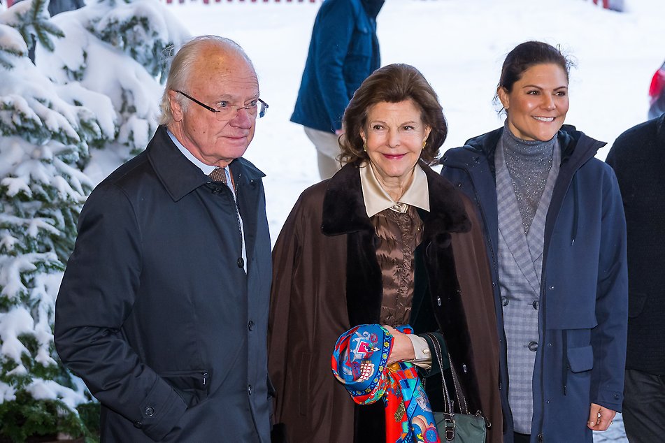 Kungaparet och Kronprinsessan anländer till Folk och försvars rikskonferens i Sälen.