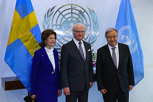 Kungaparet tillsammans med FN:s generalsekreterare António Guterres. 