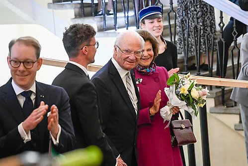 Kungaparet och utrikesminister Tobias Billström besökte Gustav Adolfs gymnasium i Tallinn. 