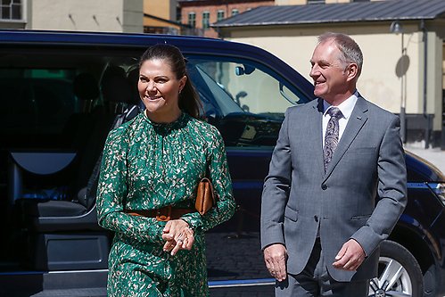 Kronprinsessan tillsammans med SMHI:s generaldirektör Håkan Wirtén vid ankomsten till symposiet. 