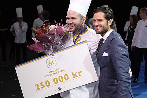 Svensk mästare i professionell matlagning och Årets kock blev David Lundqvist som tog emot Gastronomiska akademiens mejerimedalj i guld av Prins Carl Philip. 