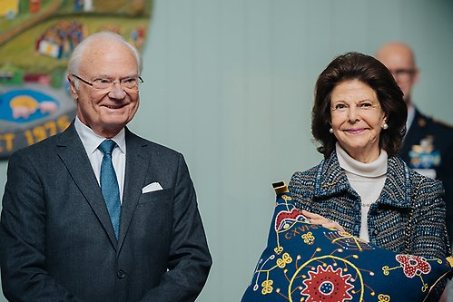 Kungaparet välkomnas till Jämtlands läns museum.