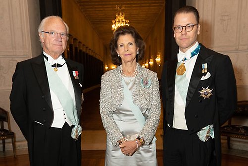 Kungaparet och Prins Daniel inför IVA:s bankett. 