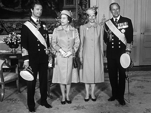 Kungaparet tillsammans med Drottningen och Hertigen av Edinburgh vid statsbesöket till Sverige 1983.