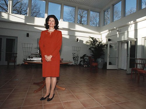 Drottningen i samband med Silviahemmets invigning den 14 februari 1996.