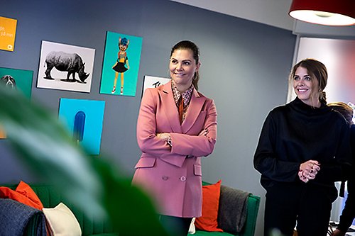 Kronprinsessan och Andrea Lewis Åkerman, kommunikationsansvarig på Google i Sverige.