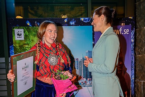 Kronprinsessan tillsammans med Årets miljöhjälte, sångerskan Sofia Jannok. 