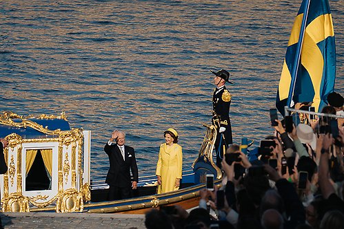 The King and Queen on board the Royal Barge Vasaorden. 