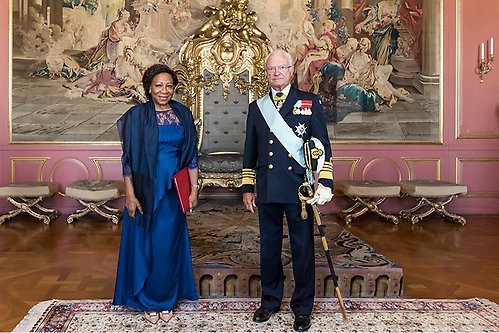 The King receives Angola's ambassador Cecília Caldeira da Conceição Rosário.