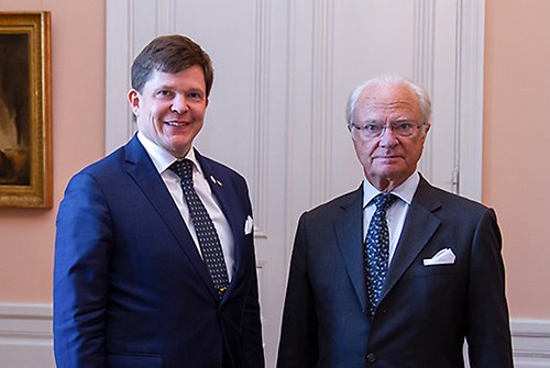 Kungen tillsammans med talmannen Andreas Norlén vid dagens företräde.